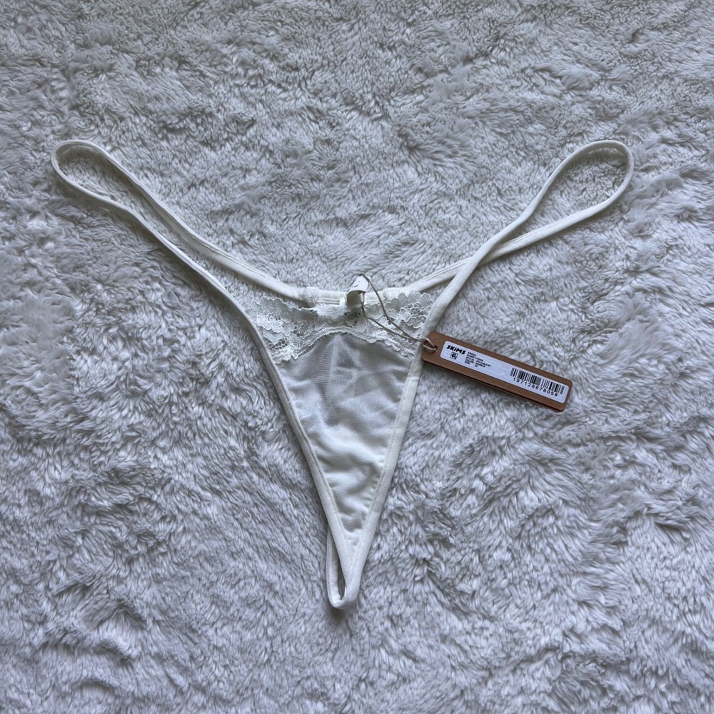 SKIMS Bridal Micro Thong Marble White Lace Mesh Panty PN-THG-3167 2X NEW Wedding